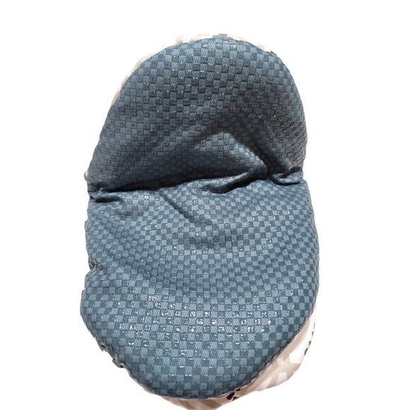 NEW KitchenAid Mini Oven Mitts Floral Tile Pattern [Blue & Gray] (Set of 2) - Picture 3 of 4